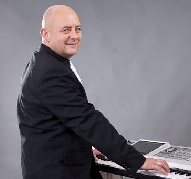 tl_files/tanzbein/musiker/Foto_Matt_klein.jpg